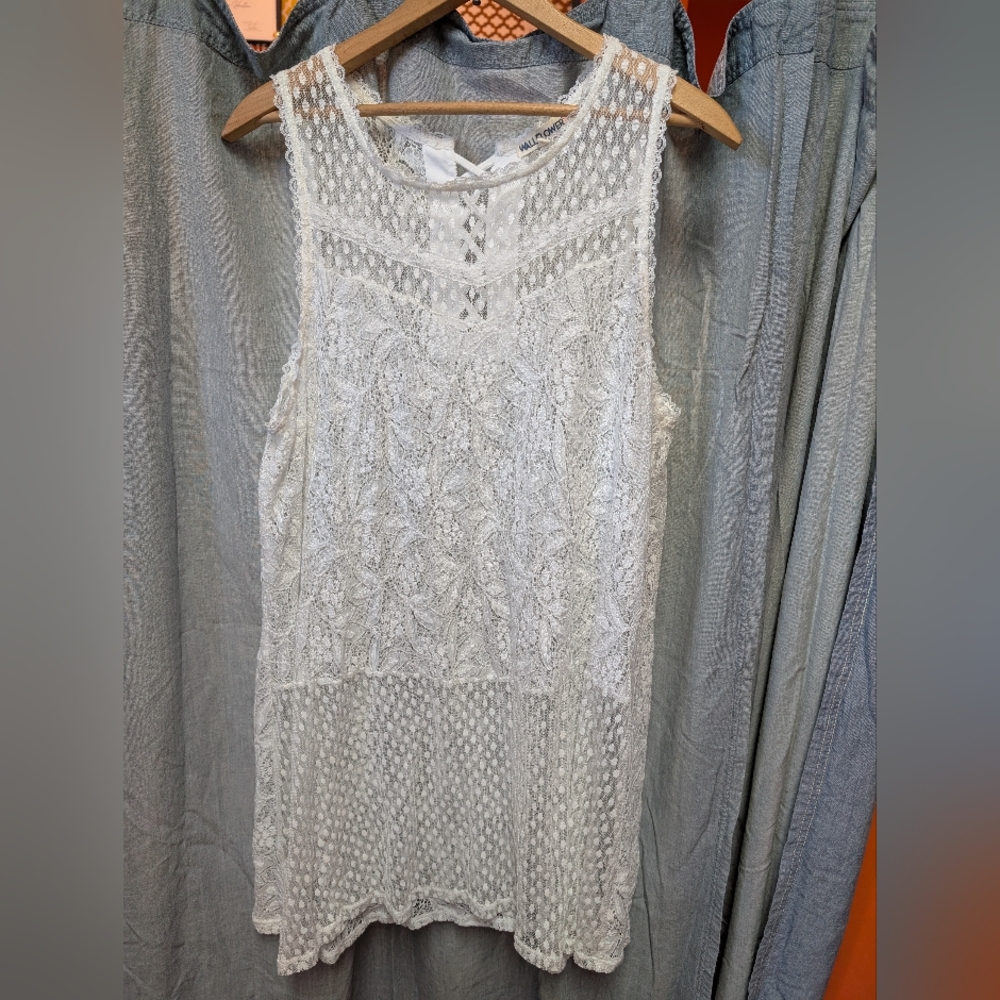Wallflower White Lace Sleeveless Blouse